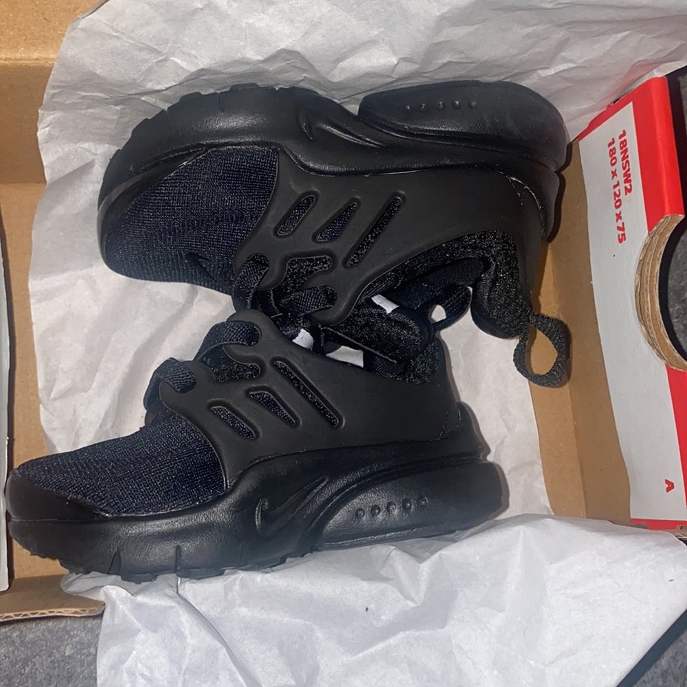 4c All Black Nike Presto ! Still in box! Wore once